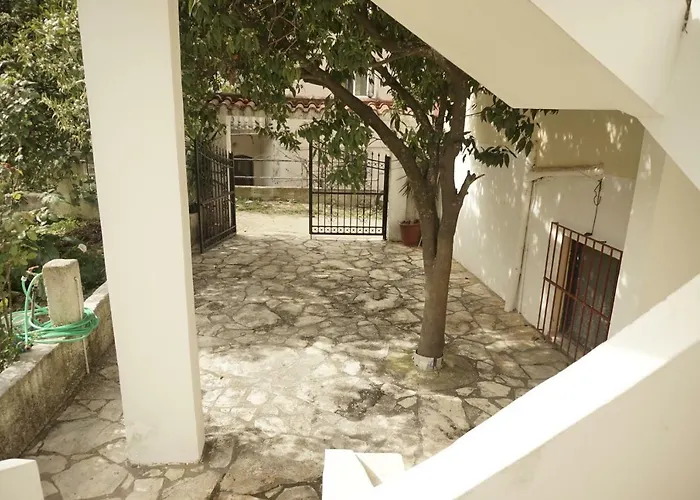 J&b Countryside Life